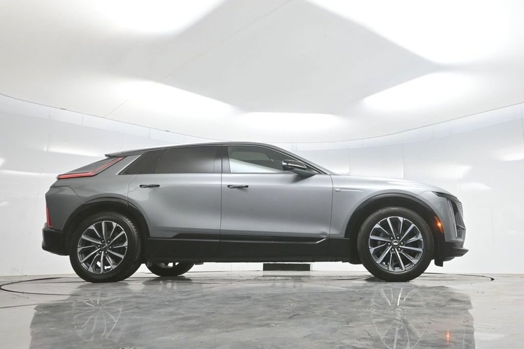 Used 2024 Cadillac Lyriq Sport RWD image 59