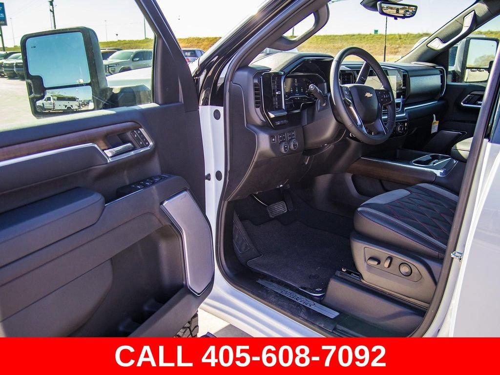 Used 2025 Chevrolet Silverado 3500 High Country w/ High Country Premium Package AWD/4WD image 61
