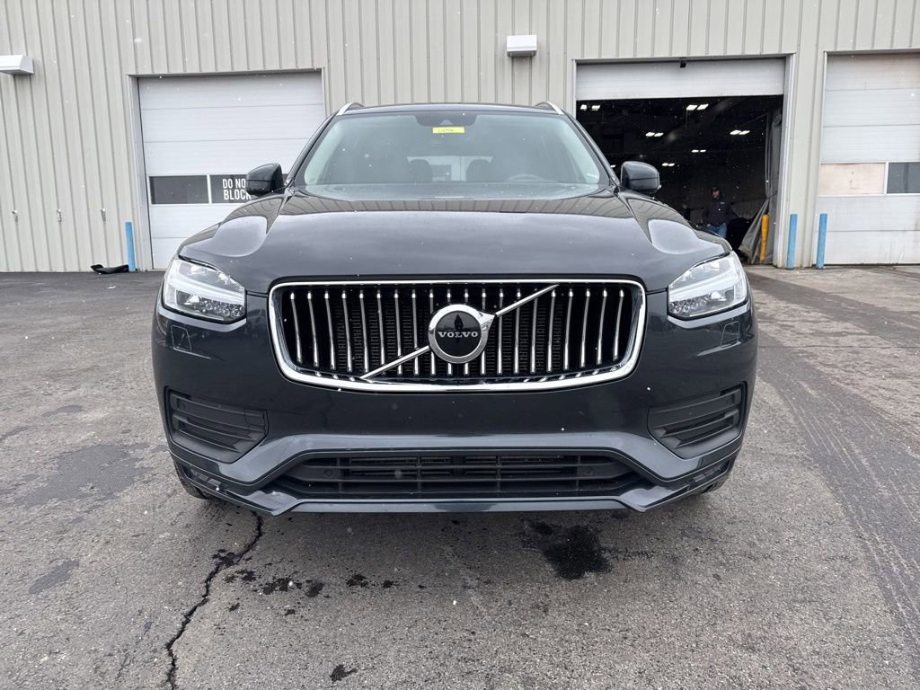Used 2022 Volvo XC90 T5 Momentum w/ Climate Package image 2
