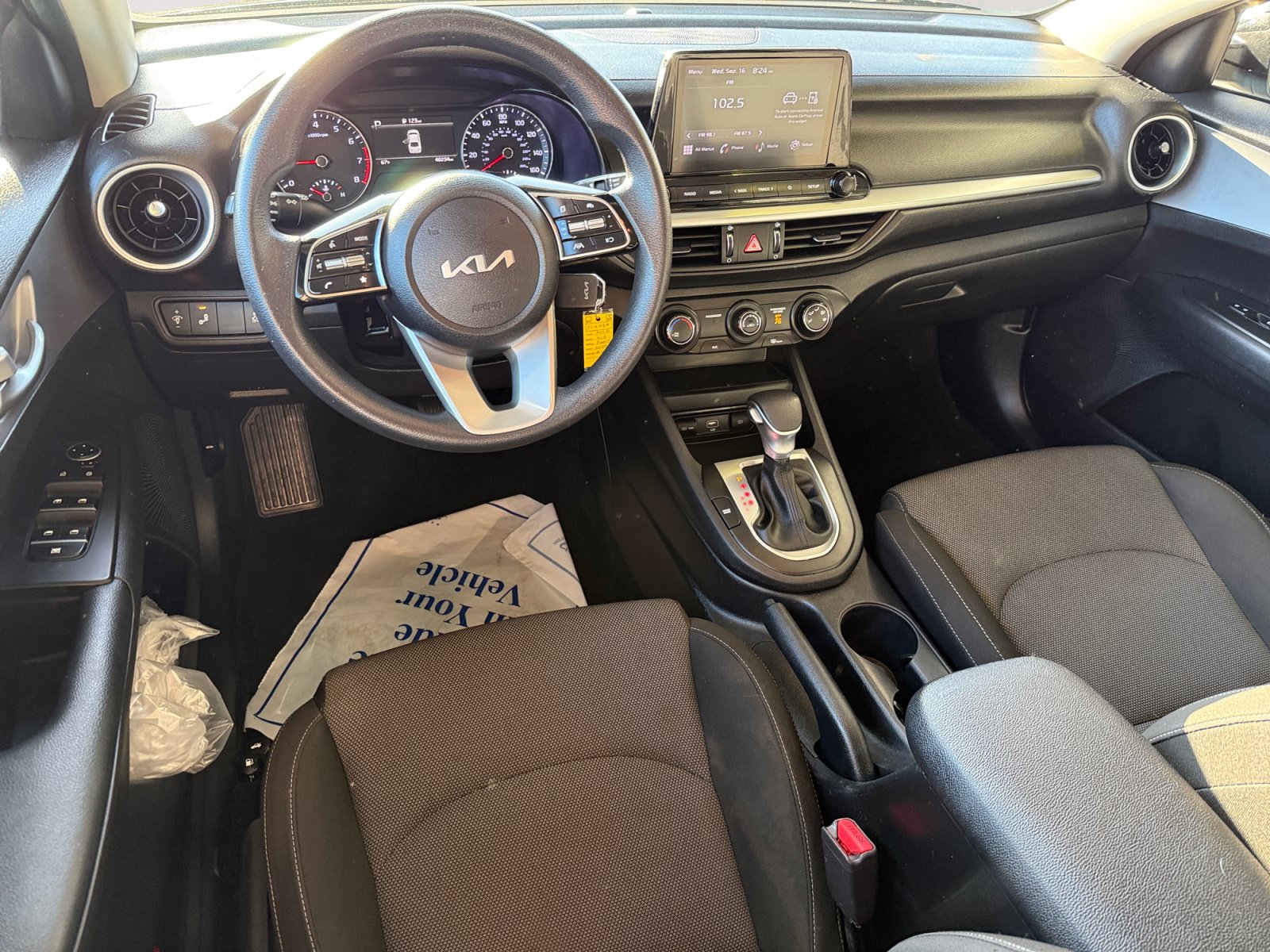 Used 2024 Kia Forte LXS w/ LXS Technology Package FWD image 15
