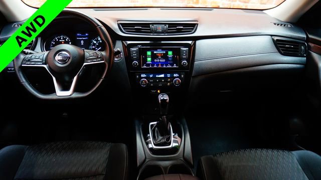Used 2018 Nissan Rogue SV w/ Premium Package AWD/4WD image 11