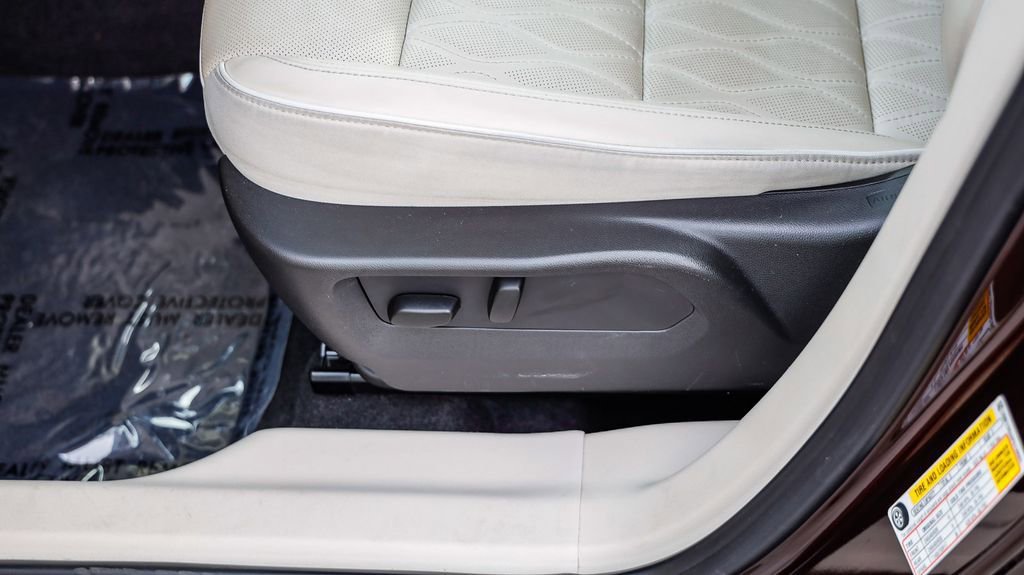 Used 2023 Buick Envision Avenir image 26