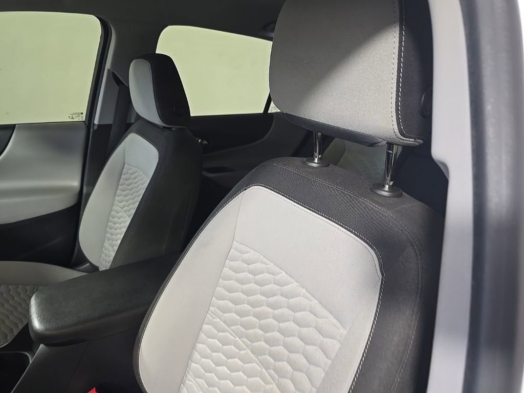 Used 2021 Chevrolet Equinox LS image 11