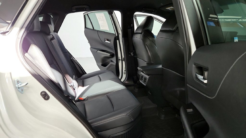 Certified 2023 Toyota Venza XLE AWD/4WD image 18