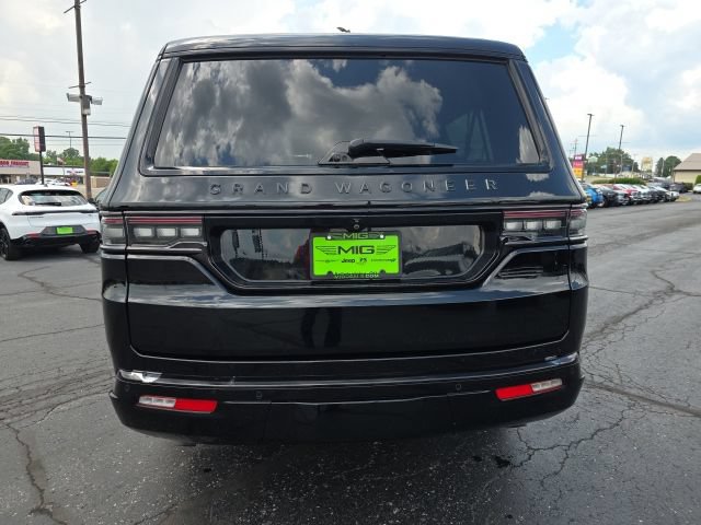 Used 2025 Jeep Grand Wagoneer L Series III w/ Rear Seat Video Group 1 AWD/4WD image 6