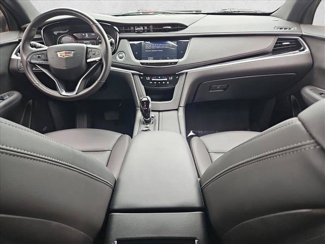 Used 2025 Cadillac XT6 Luxury FWD image 15