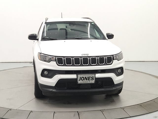 Used 2024 Jeep Compass Latitude AWD/4WD image 3