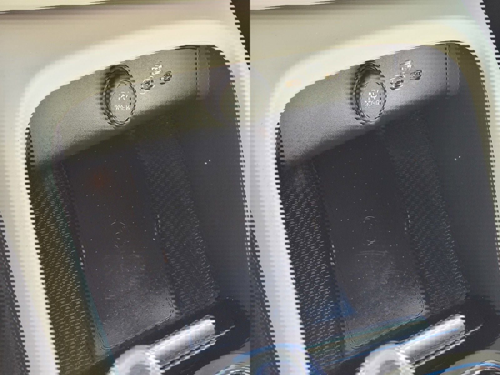 Certified 2024 Volvo XC40 B5 Ultimate w/ Climate Package image 26