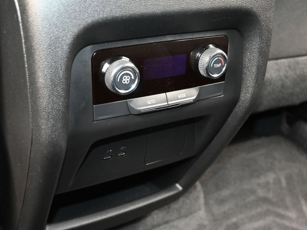 Used 2024 Chevrolet Traverse LS image 38