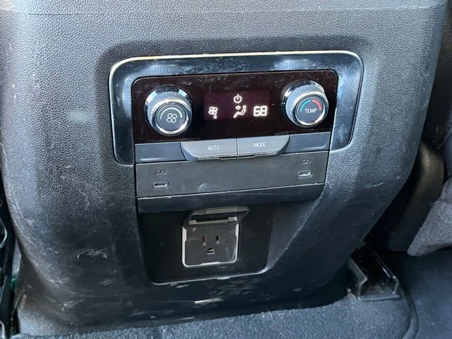 Used 2025 Chevrolet Suburban Z71 AWD/4WD image 20