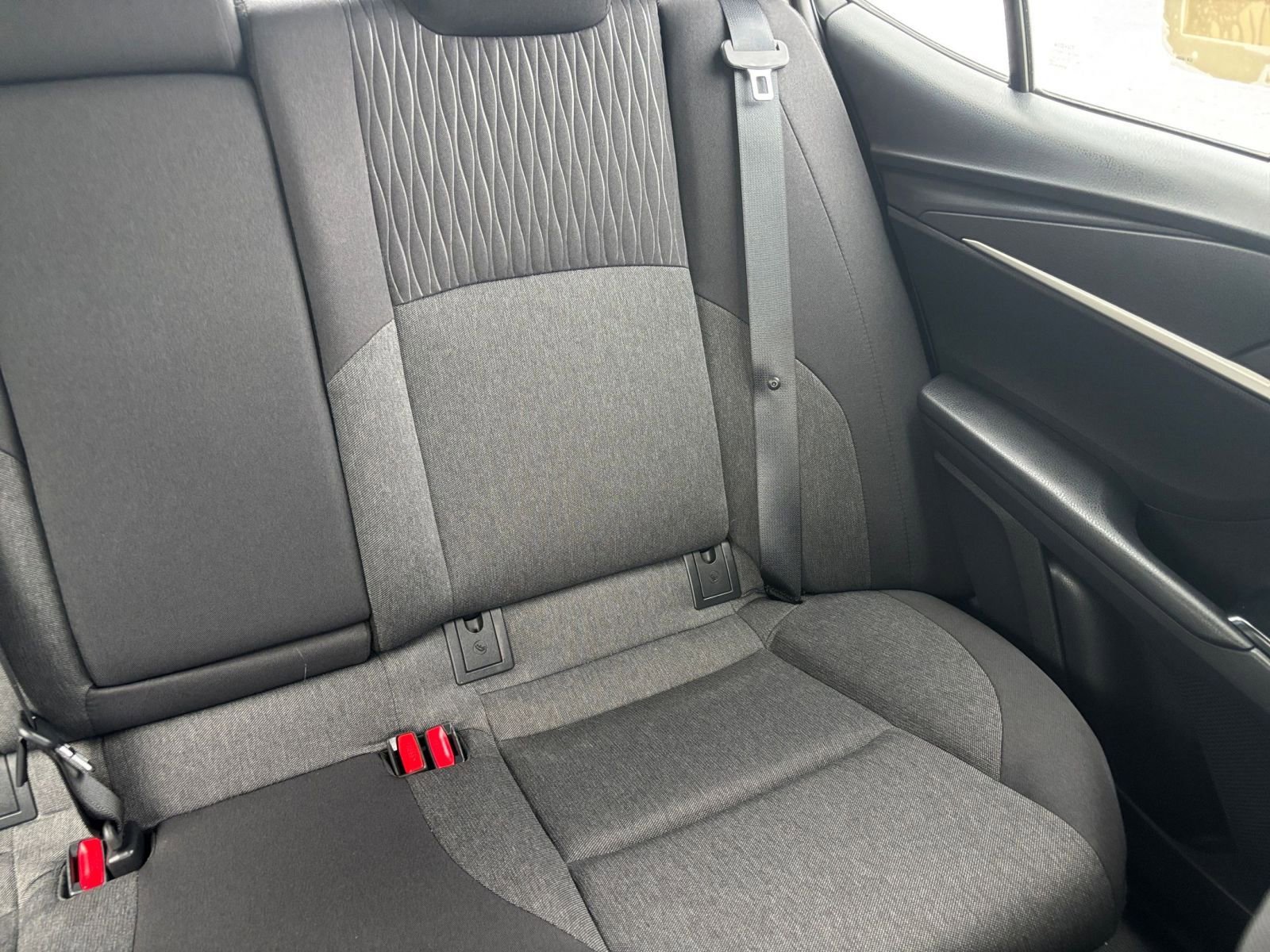 Used 2025 Toyota Camry LE image 33