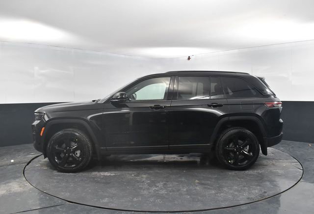 New 2025 Jeep Grand Cherokee Limited w/ Black Appearance Package image 5