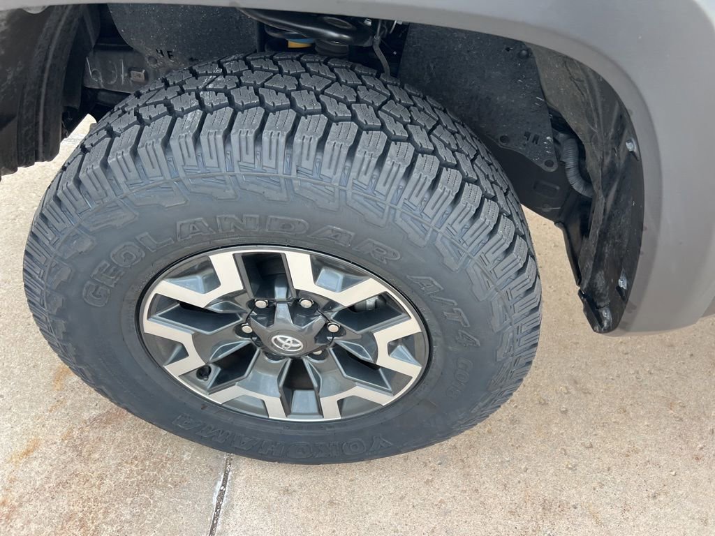 Used 2023 Toyota Tacoma TRD Off-Road w/ Technology Package image 31