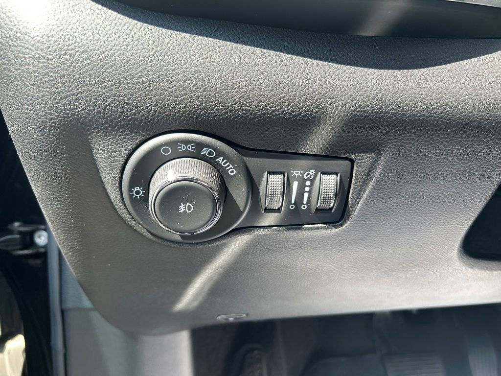 Used 2022 Jeep Compass Limited image 18