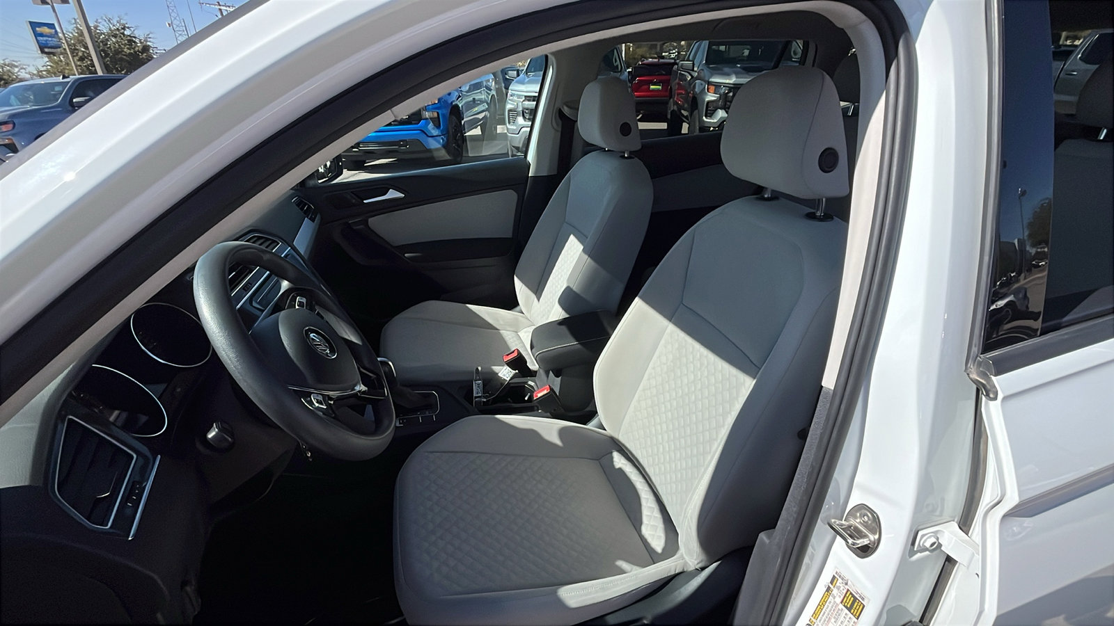 Used 2021 Volkswagen Tiguan S image 10