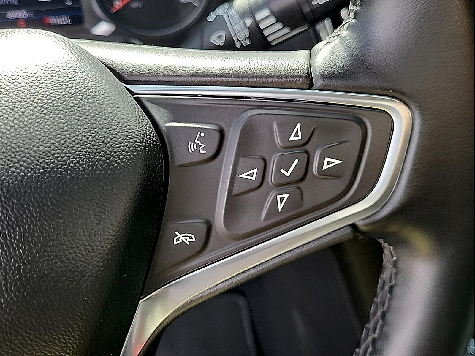 Used 2024 Chevrolet Equinox LT AWD/4WD image 18