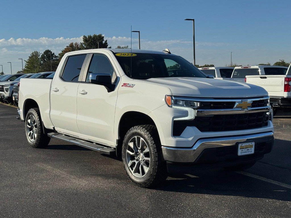 Certified 2024 Chevrolet Silverado 1500 LT AWD/4WD image 2