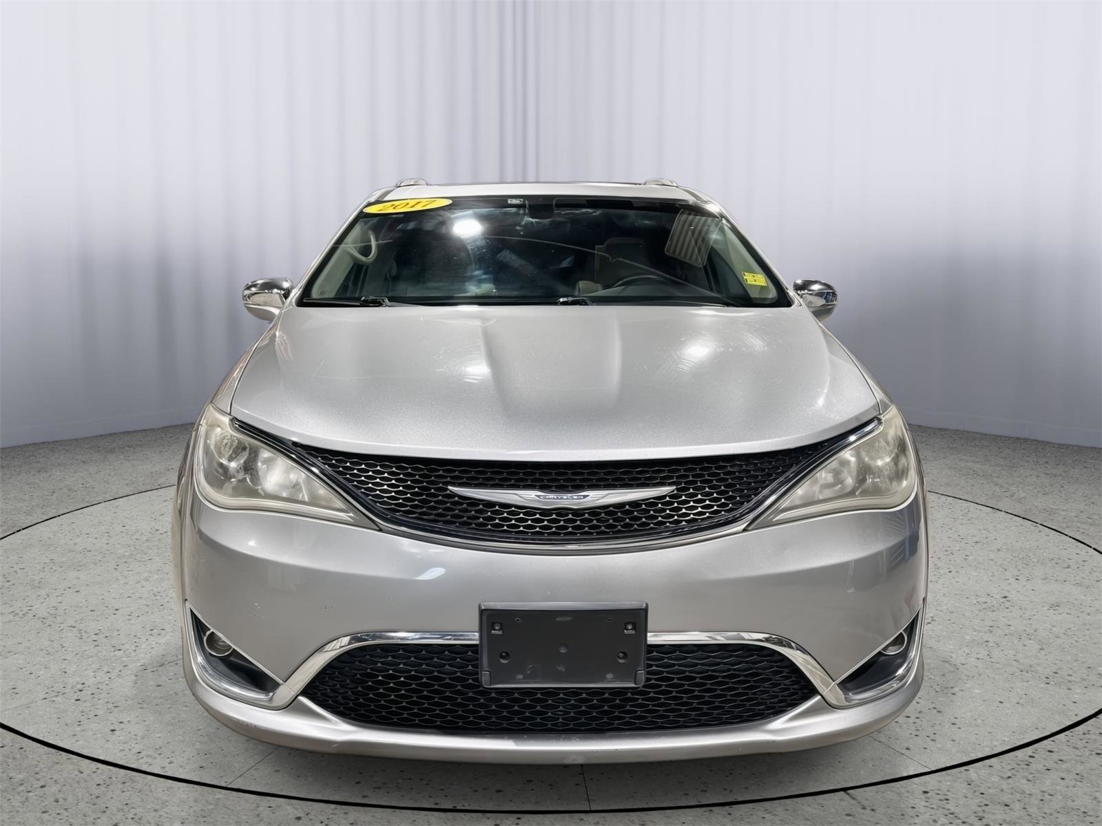 Used 2017 Chrysler Pacifica Limited w/ UConnect Theater Package image 26