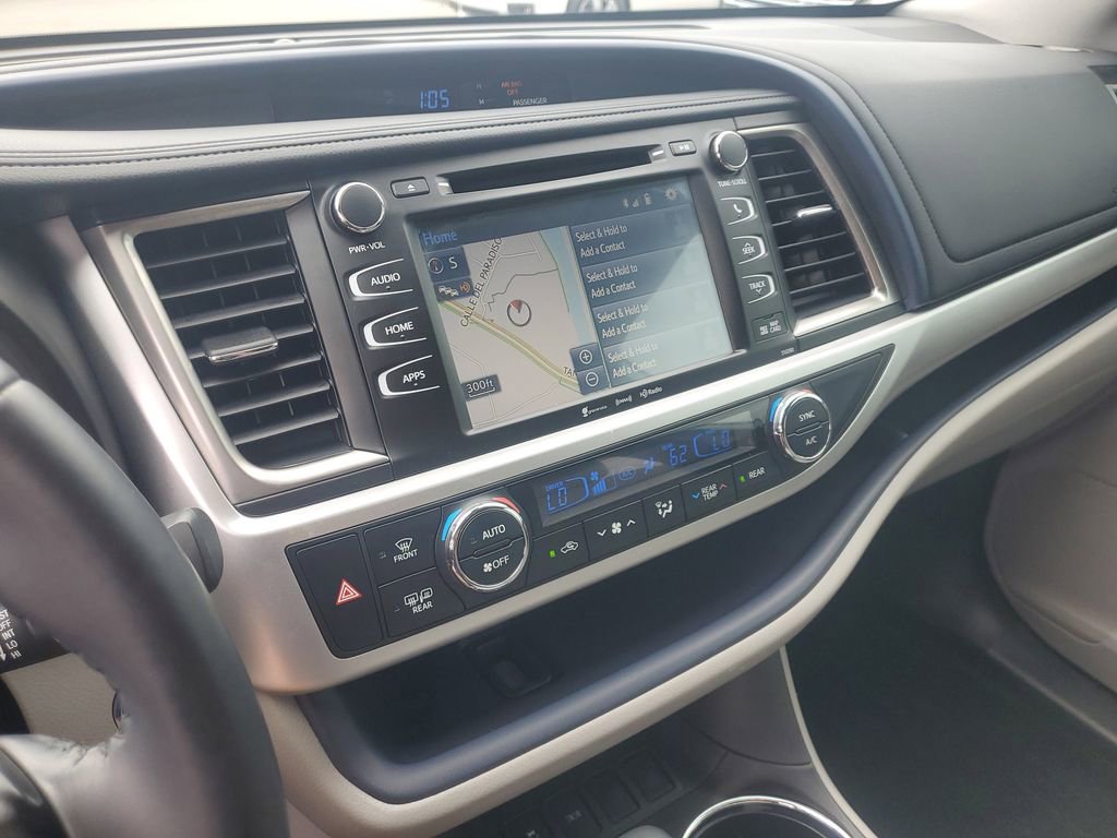 Used 2019 Toyota Highlander XLE image 27