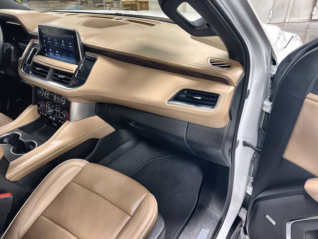 Used 2024 Chevrolet Suburban Premier RWD image 30