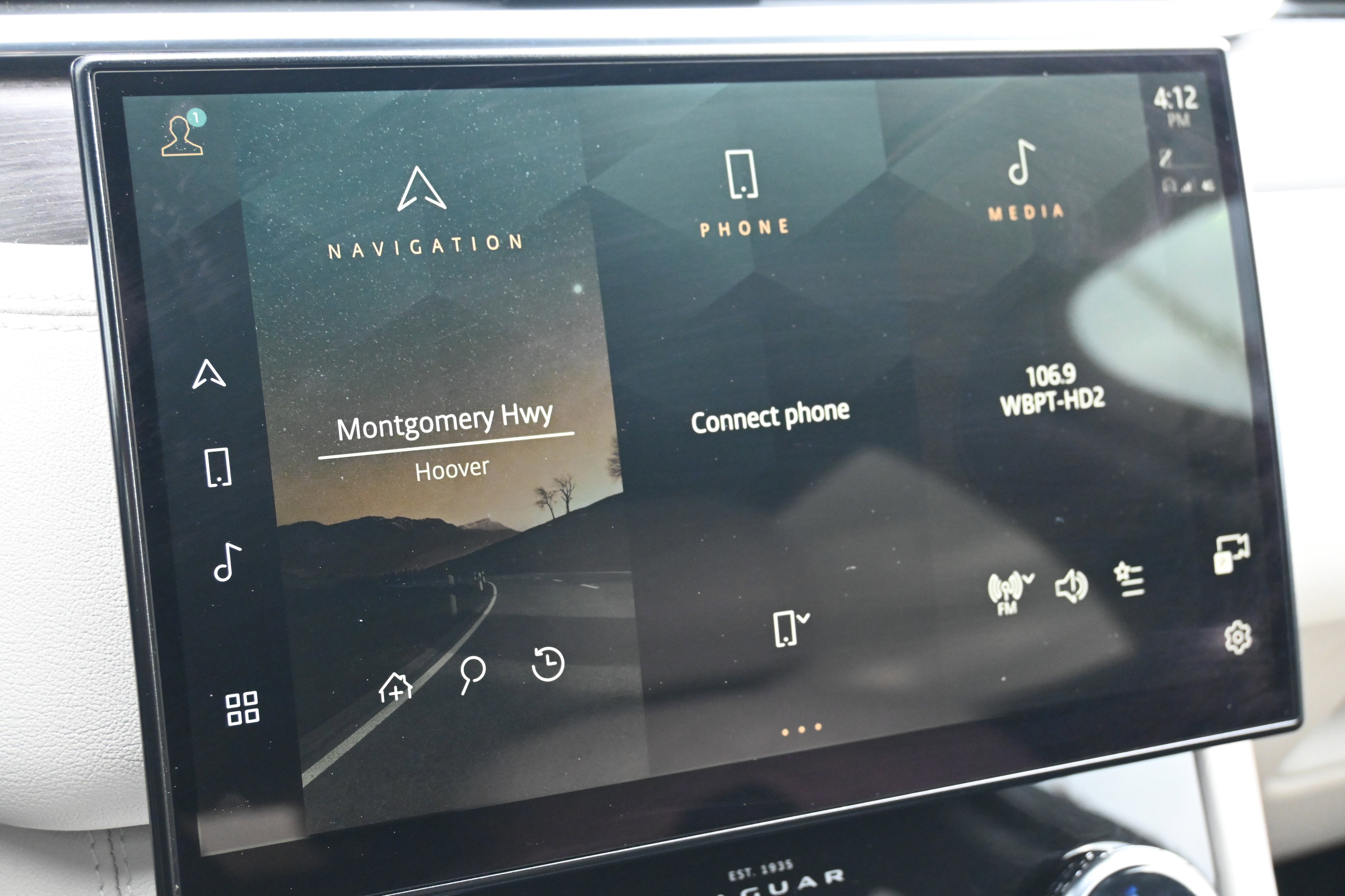 Used 2023 Jaguar F-PACE S image 32