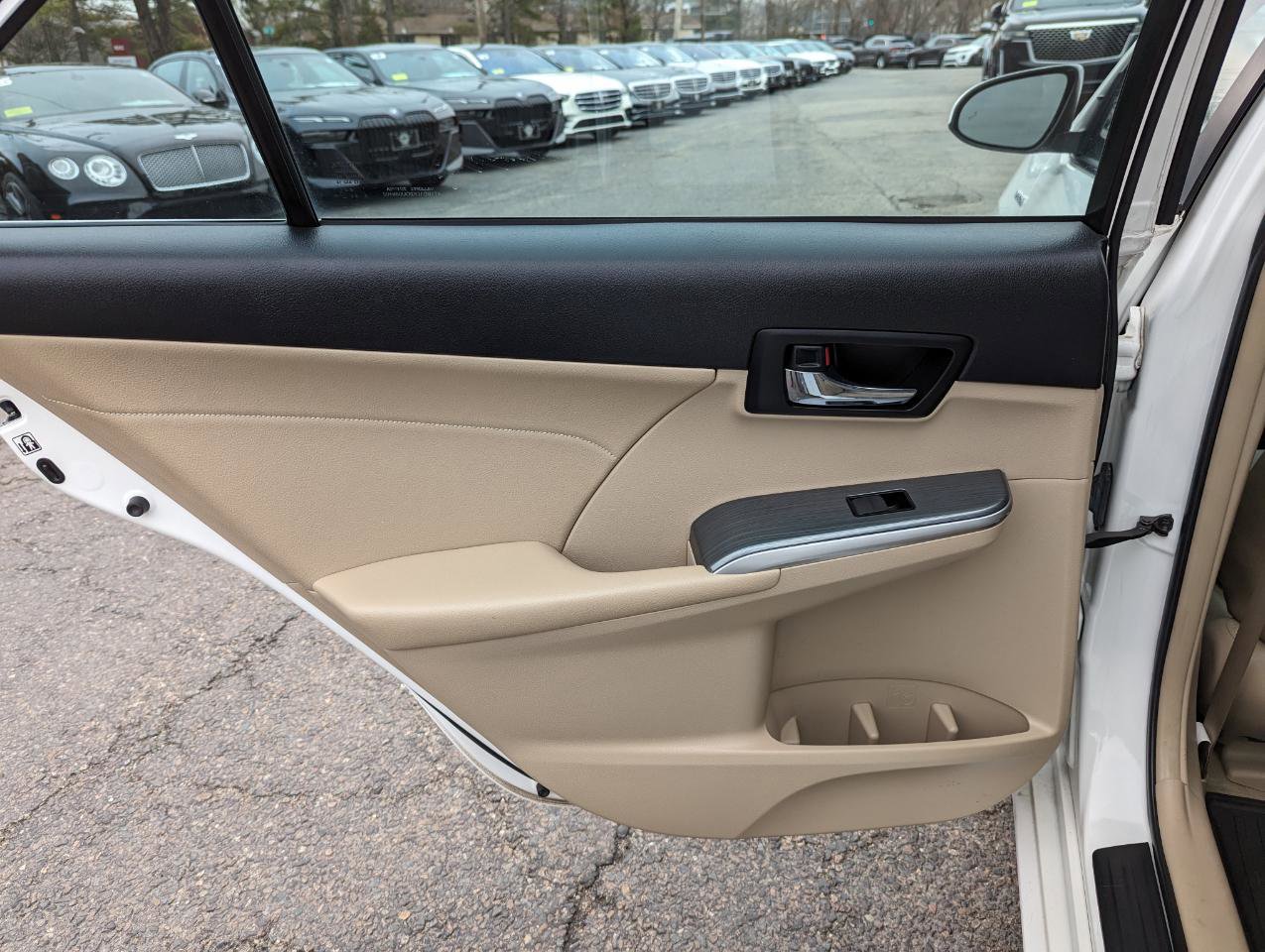 Used 2013 Toyota Camry XLE w/ Leather Pkg FWD image 41