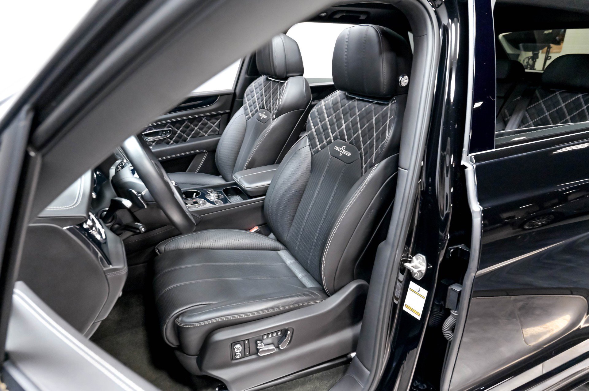 Used 2021 Bentley Bentayga w/ First Edition Specification AWD/4WD image 5