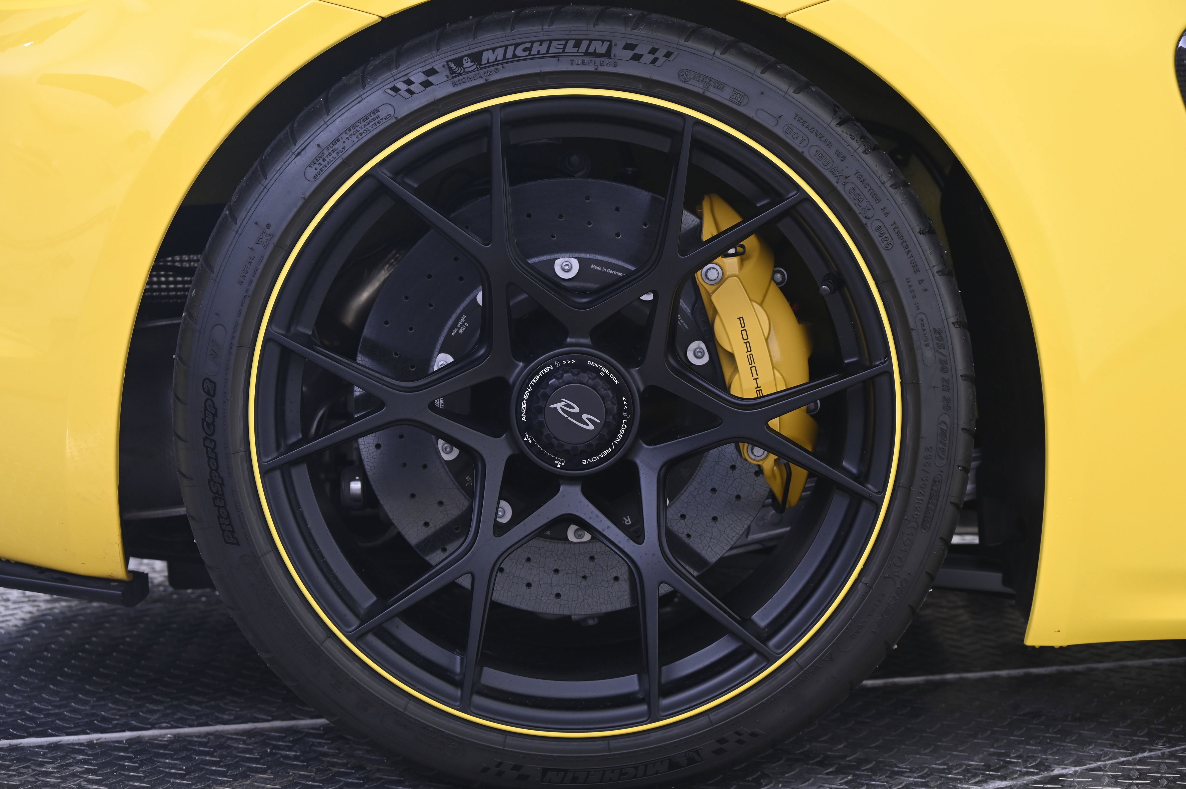 Certified 2025 Porsche 718 Boxster Spyder RS RWD image 16