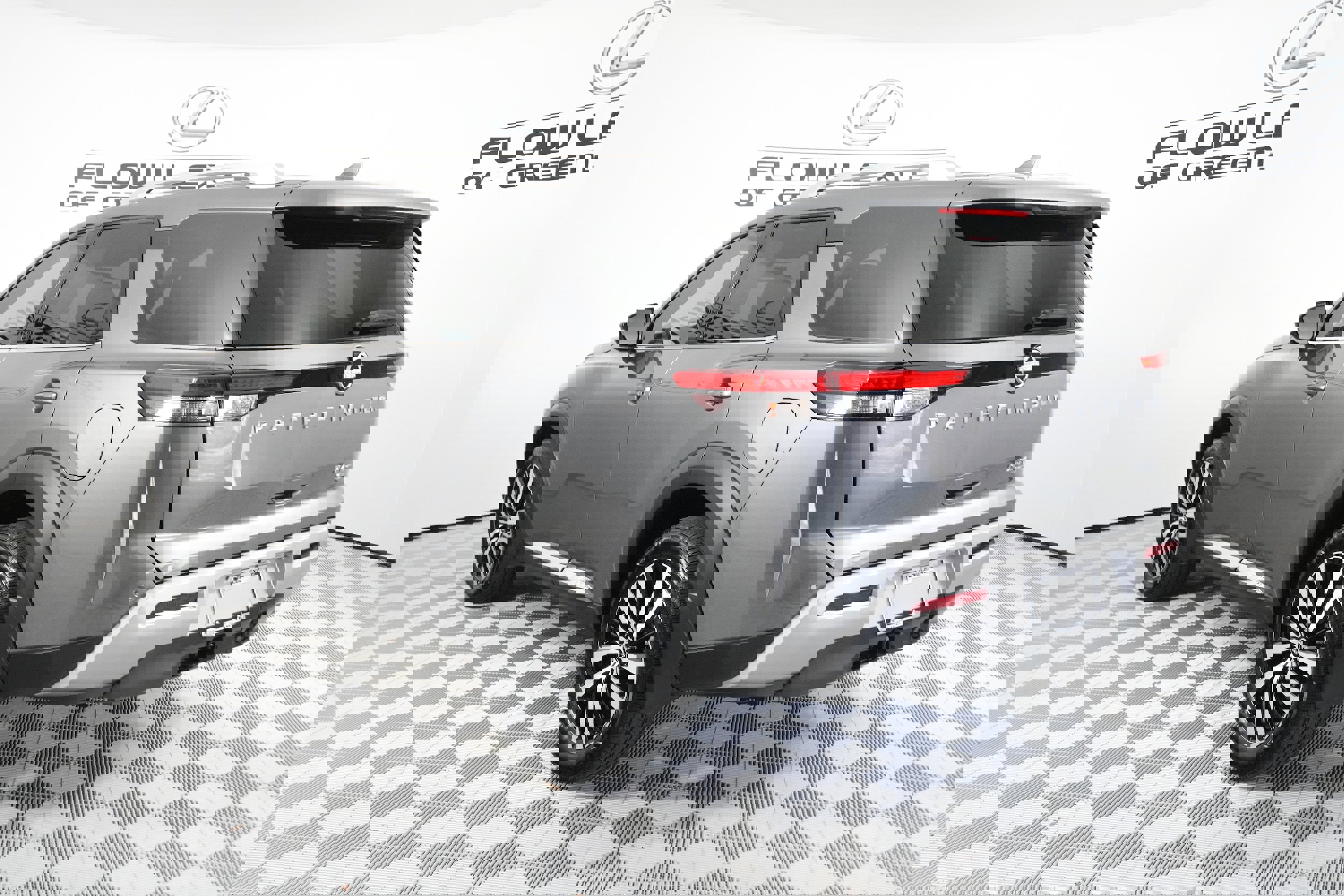 Used 2025 Nissan Pathfinder Platinum w/ Cargo Package image 5