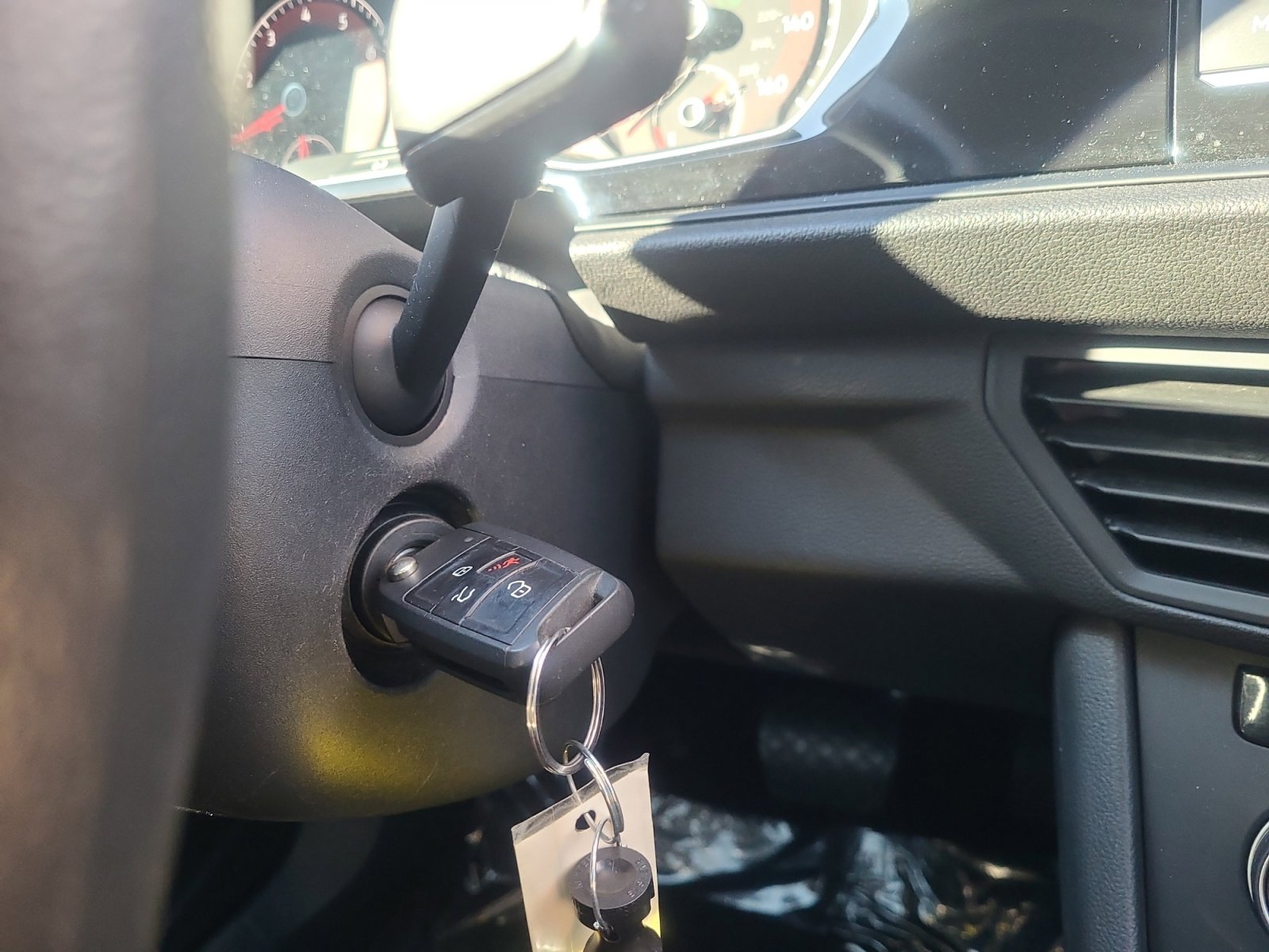 Used 2020 Volkswagen Jetta S w/ Driver Assistance Package image 28