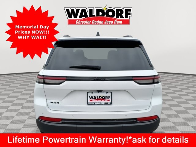 New 2025 Jeep Grand Cherokee 4WD image 3