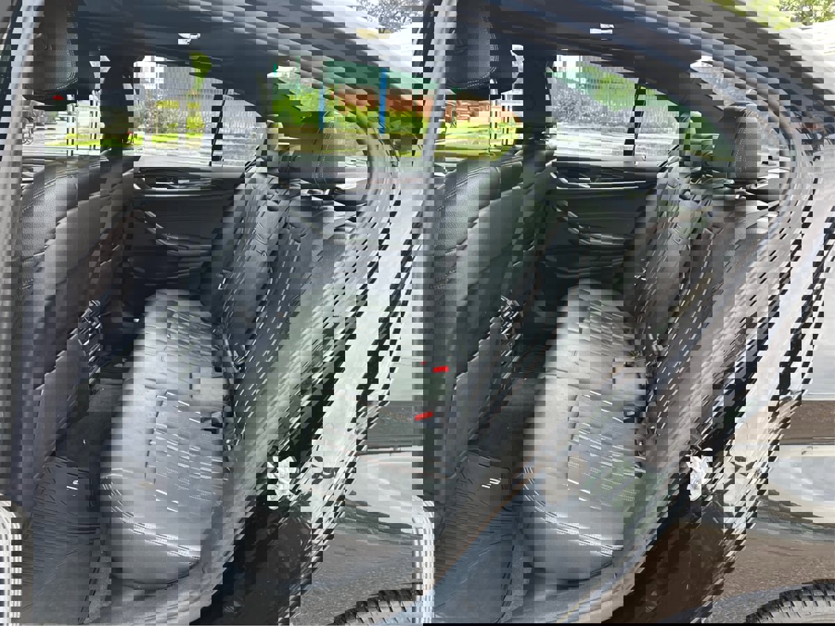 Used 2018 BMW 530i xDrive image 11