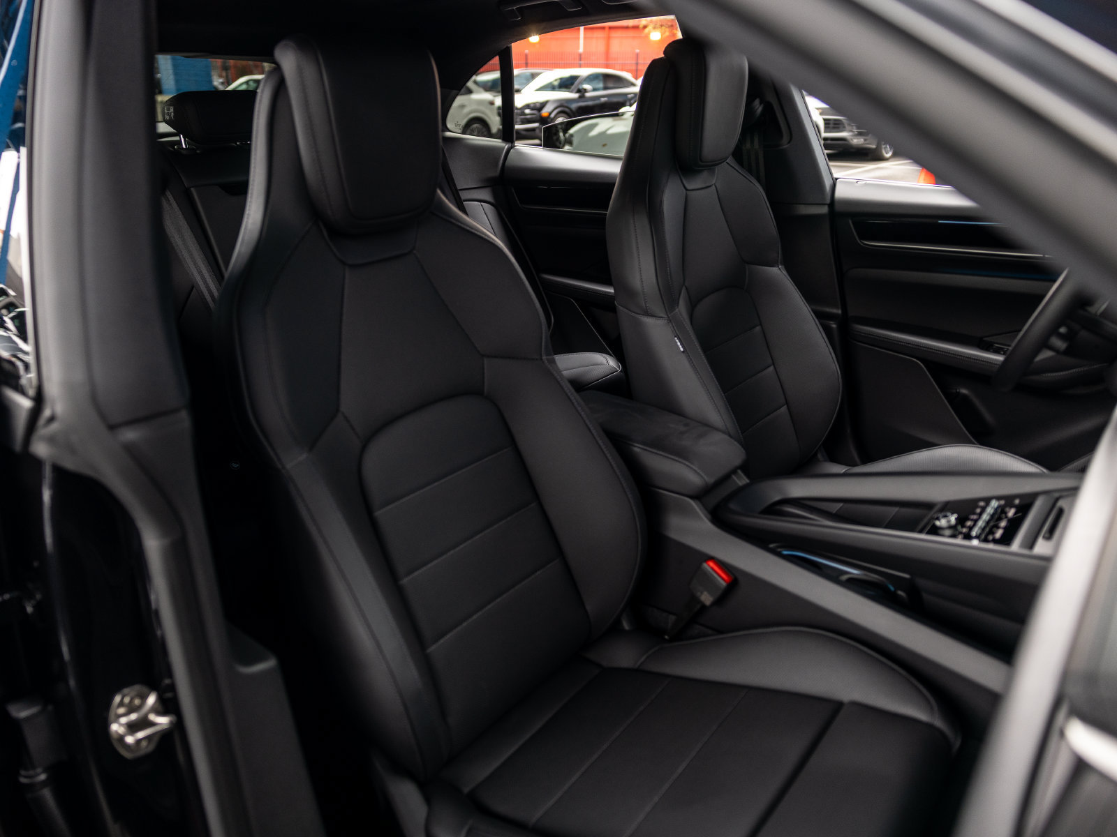 New 2026 Porsche Macan 4 Electric AWD/4WD image 32