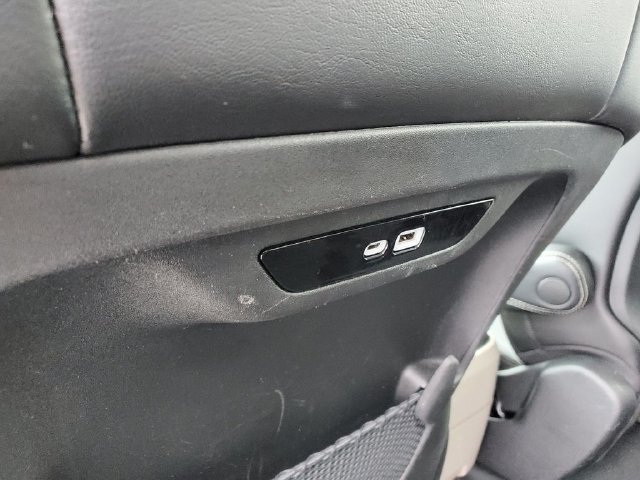 Used 2024 Chrysler Pacifica Touring-L FWD image 25