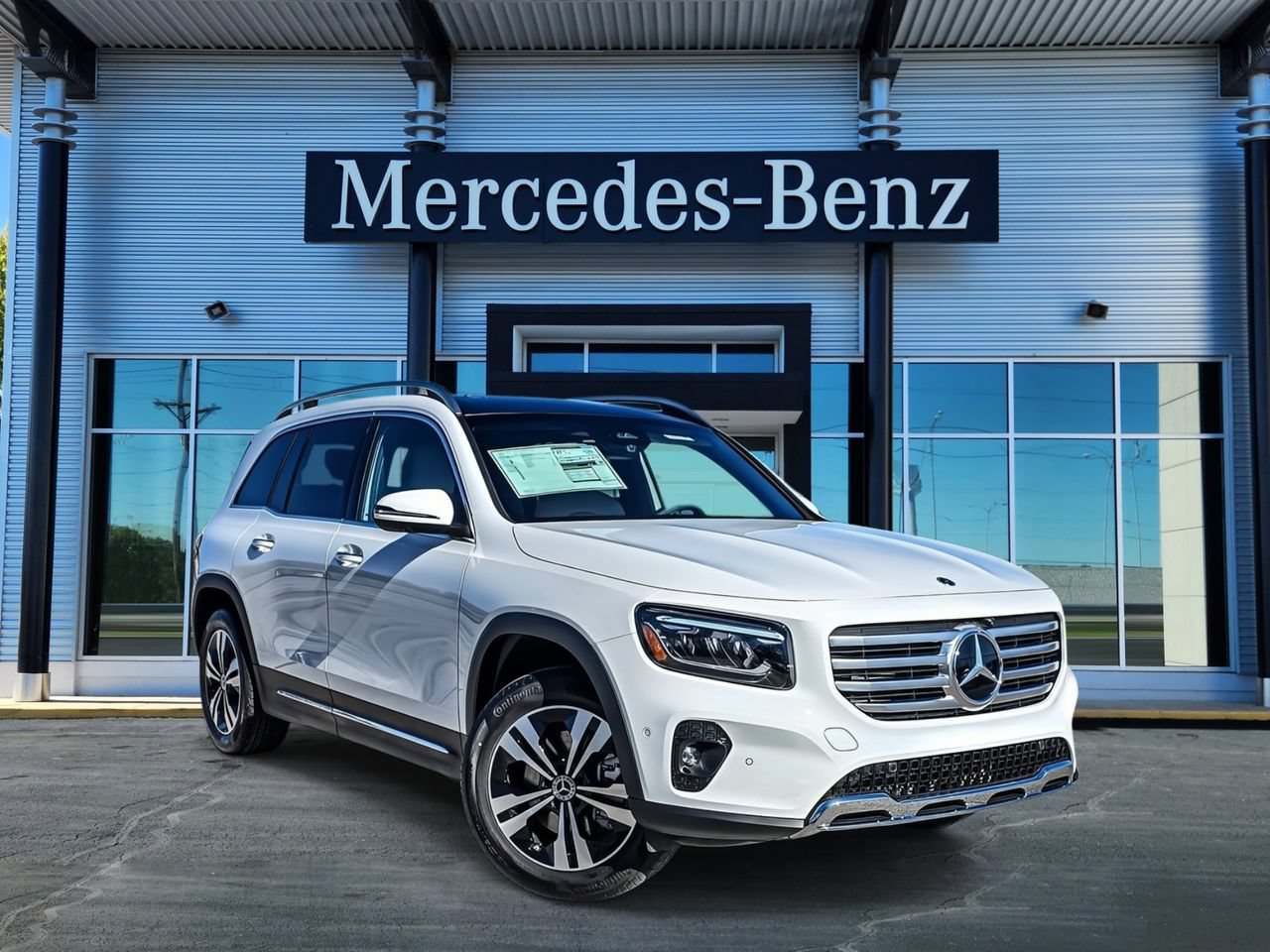 New 2026 Mercedes-Benz GLB 250 4MATIC image 1