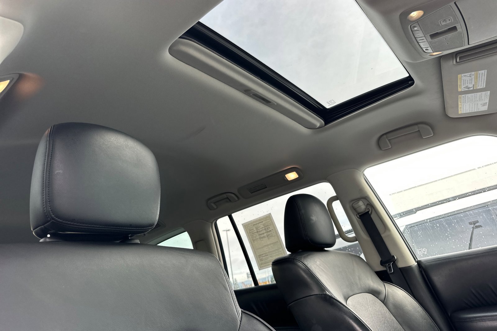 Used 2022 Nissan Armada SL w/ Captain's Chairs Package image 20