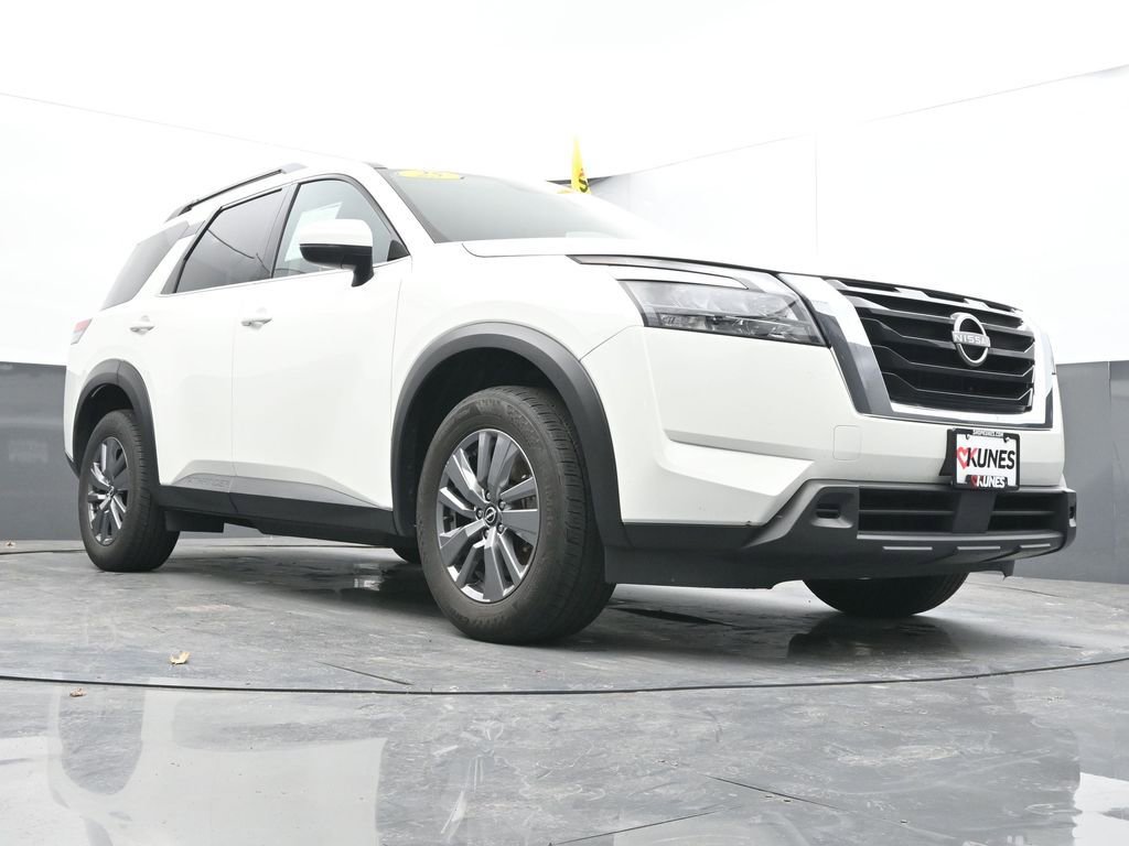 Used 2025 Nissan Pathfinder SV AWD/4WD image 46