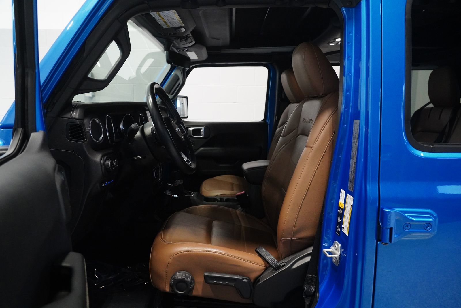 Used 2022 Jeep Wrangler Unlimited Sahara w/ Cold Weather Group image 13