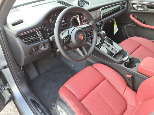 New 2026 Porsche Macan Turbo image 3