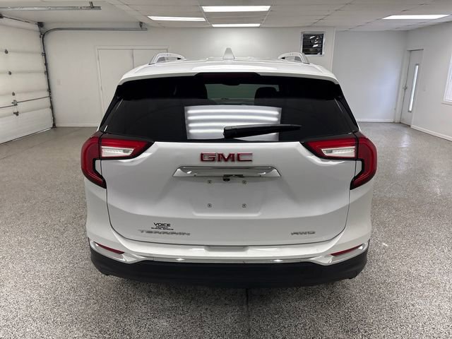 Used 2024 GMC Terrain SLT image 6