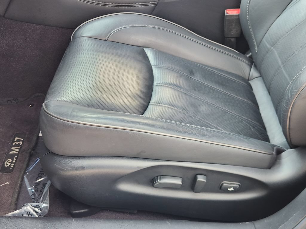 Used 2013 INFINITI M37 w/ Premium Pkg RWD image 24