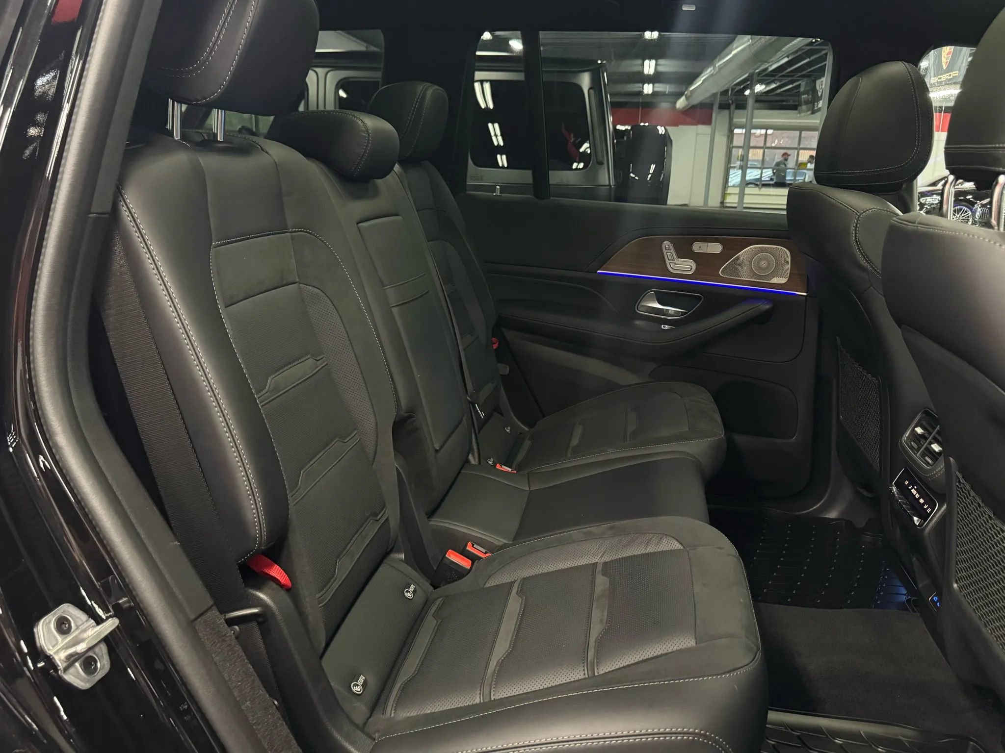 Used 2024 Mercedes-Benz GLS 63 AMG 4MATIC image 37