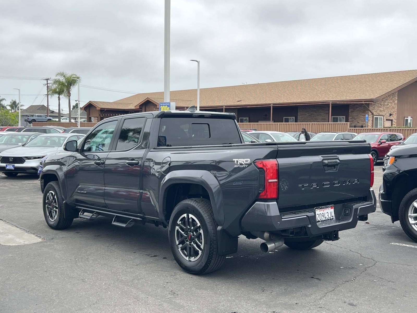 Used 2025 Toyota Tacoma TRD Sport w/ TRD Sport Upgrade Package RWD image 3