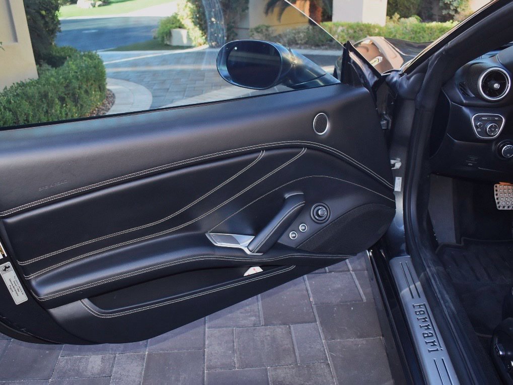 Used 2018 Ferrari California T RWD image 35