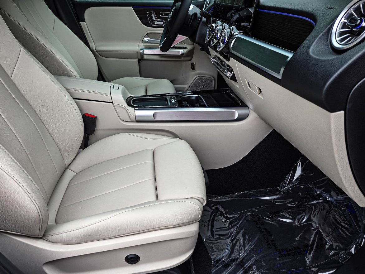 New 2026 Mercedes-Benz GLB 250 4MATIC image 37