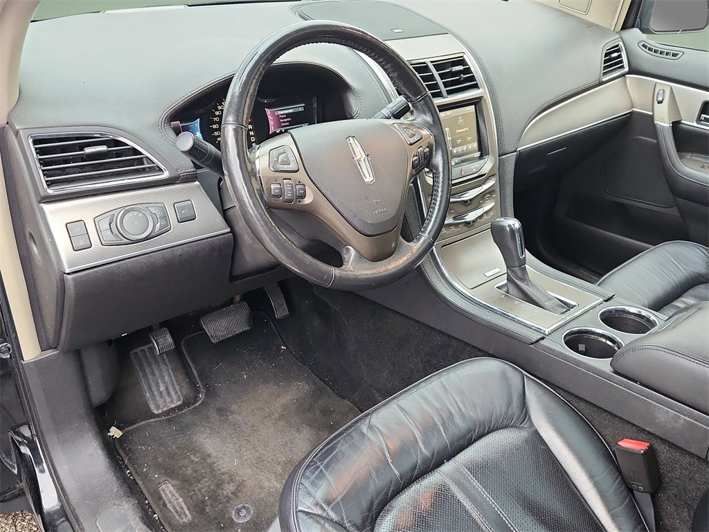 Used 2013 Lincoln MKX AWD image 12