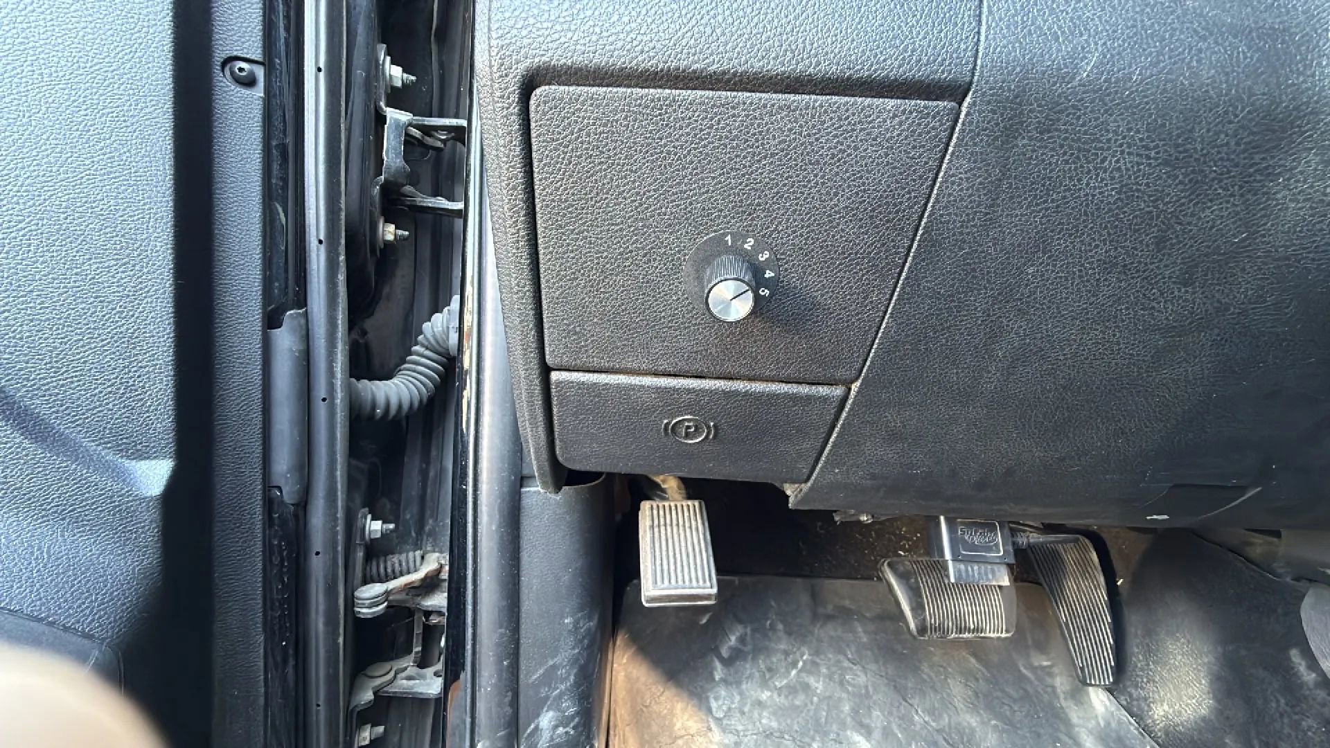 Used 2015 RAM 2500 Tradesman w/ Chrome Appearance Group image 22