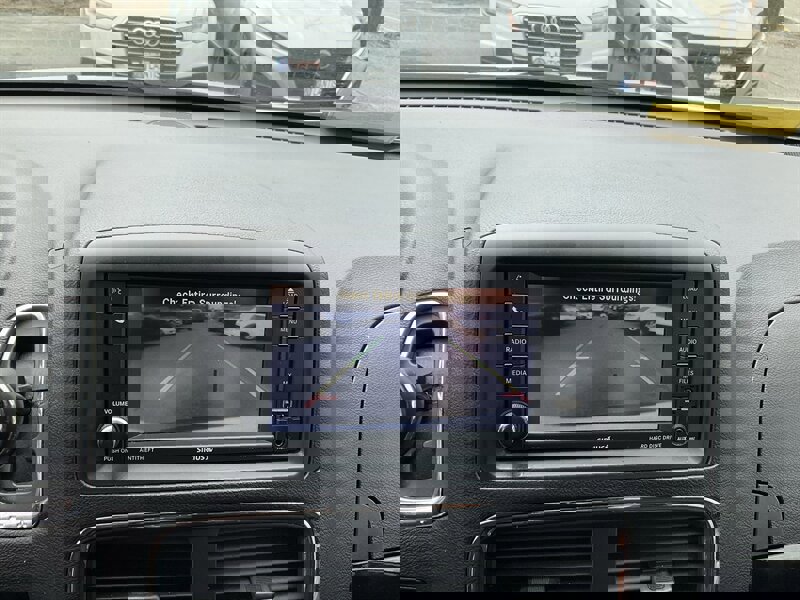 Used 2017 Dodge Grand Caravan SE image 32