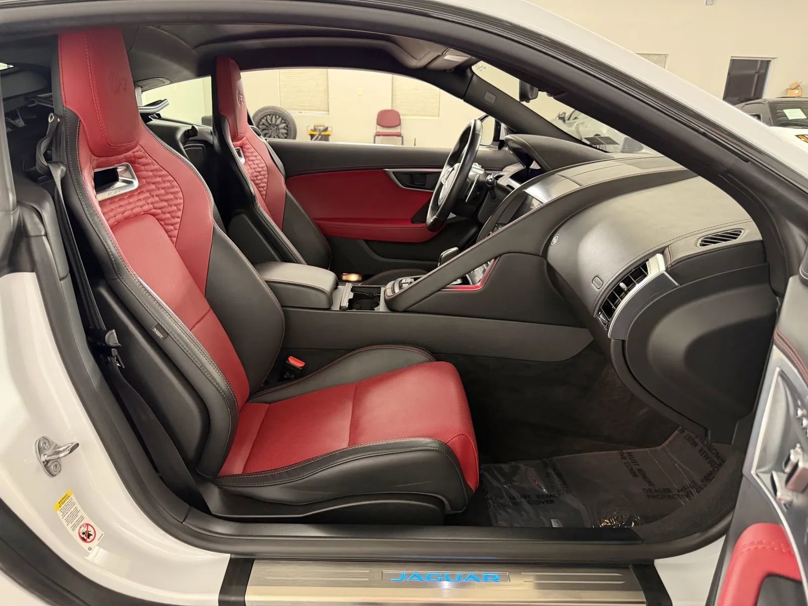 Used 2021 Jaguar F-TYPE R AWD/4WD image 34
