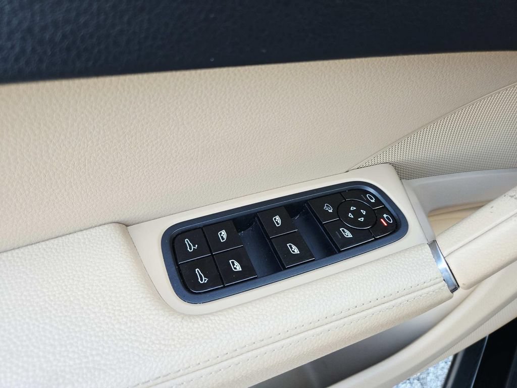 Used 2019 Porsche Cayenne AWD/4WD image 34